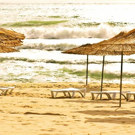 Apartment La Sea View & Beachfront Warna