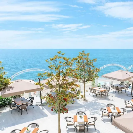 Apartament La Sea View & Beachfront *