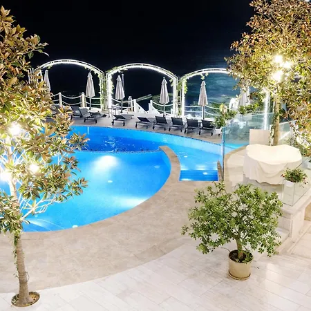 La Sea View & Beachfront Apartament