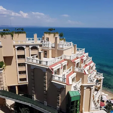 Апартаменти La Sea View & Beachfront Варна