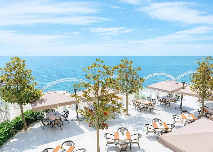 Apartment La Sea View & Beachfront *